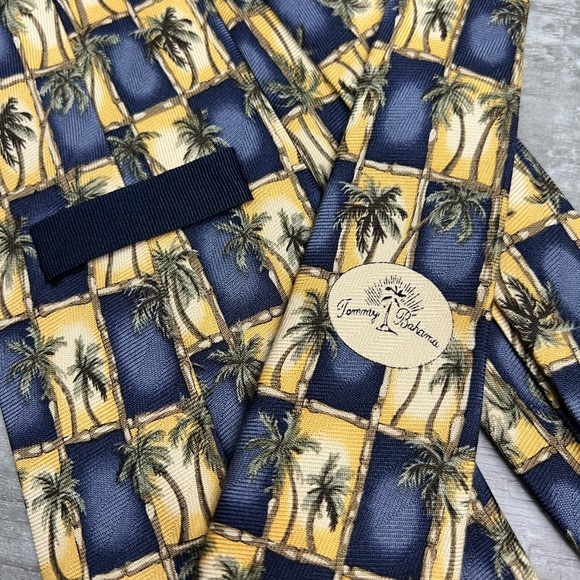 Tommy Bahama Blue & Yellow Palm Tree Pattern Silk Tie - Picture 5 of 5